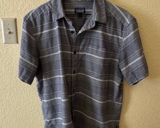 Patagonia Men's Fezzman Rugby Striped Short Sleeve Button Down Shirt