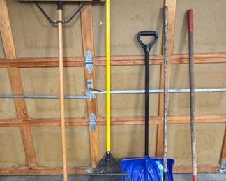 Assorted Garden and Snow Tools Set