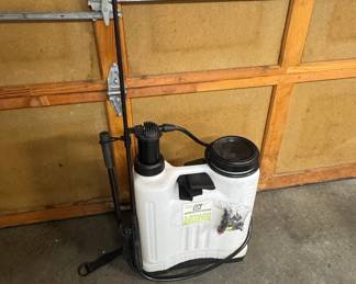 Greenwood 4-Gallon Backpack Sprayer with 4 Nozzles