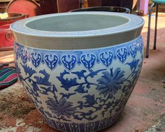 134 LargeBlueWhiteChineseCeramicOutdoorPot