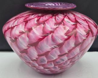 21 PinkPeacockArtGlassSignedVase
