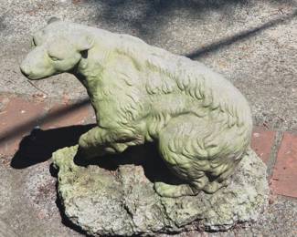 143 VintageCastCementGrizzlyBearGardenStatue