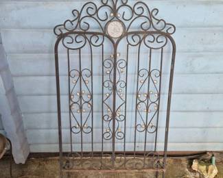 31 RusticWroughtIronGardenPanelSunMedallionGlassMarbleAccents