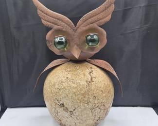 93 HortonHearsaHooStonewareRusticMetalOwl