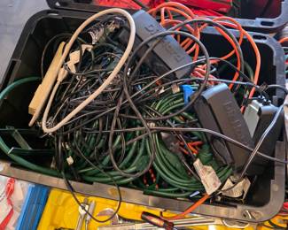 Batterie Chargers, wires, ext cords