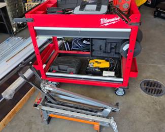  Milwaukee 40 in. 2-Drawer Steel Work Cart 
