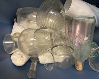Entire tote of vases
