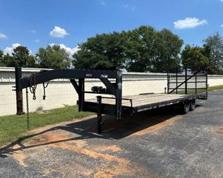 25 ft gooseneck trailer. 8’ wide.