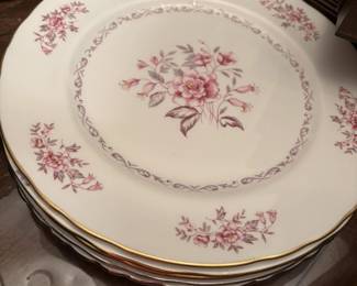 Great Items for Your Plate Wall
