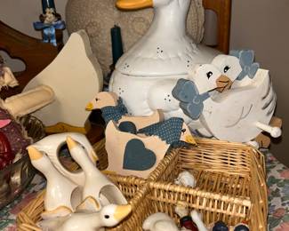 VTG Goose Decor