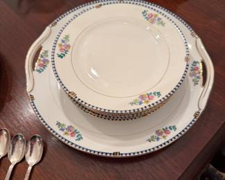 Dining Room: cake set