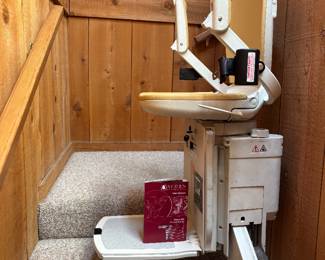 Acorn chair lift 12 stair
