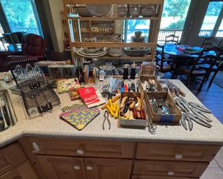 Knives & utencils