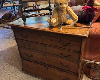 Dresser /chest decoys & teddy bear
