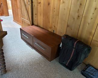 Low drawer