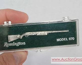 Remington Model 870 shotgun tie clip
