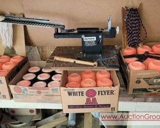 OUTERS Skeet Thrower plus Clay Pigeons