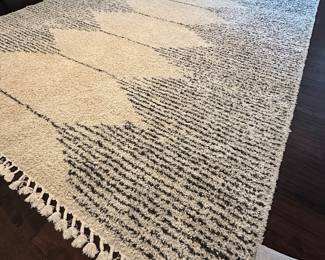 #33 nuLoom Bria Moroccan Shag Tasseled Rug 12x18 Bria Off-white Like New! $200