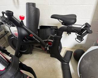 #45 Peloton Bike $200