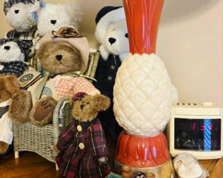 Vintage Alacite Pineapple Lamp