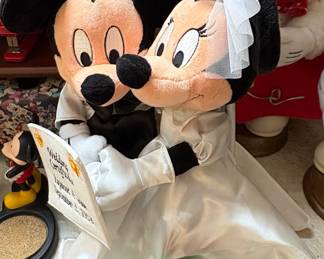 Disney Parks Wedding Mickey and Minnie Mouse Plush Set with Certificate