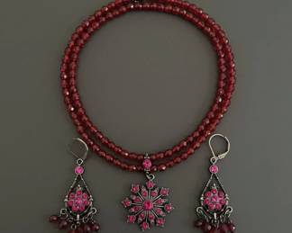 Red Crystal and Gunmetal Tone Jewelry Set second image