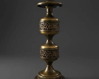 Vintage Stiffel Style Brass Filigree Table Lamp third image