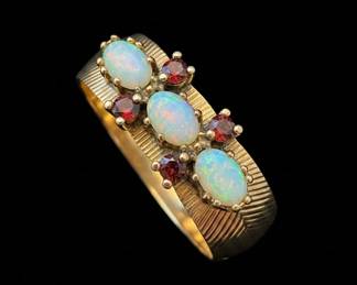 Vintage K Yellow Gold Opal and Garnet Cluster Ring