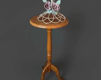 Bombay Company Mahogany Pedestal Table third image