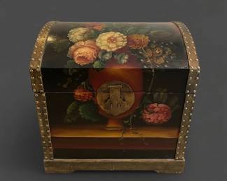 Vintage HandPainted Floral DomeTop Trunk second image
