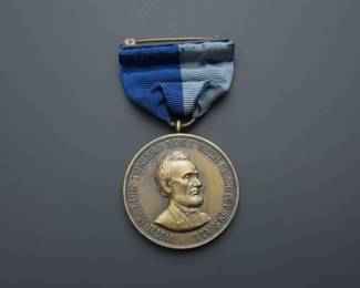 Abraham Lincoln Commemorative Medal second image