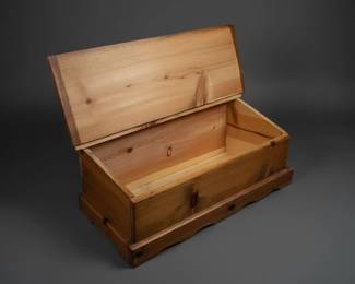 Vintage Pine Blanket Chest with Strap Hinges third image
