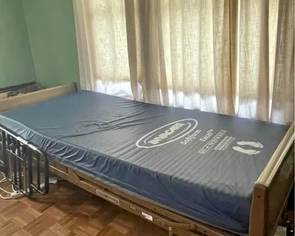 Electronic adjustable twin bed