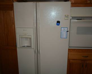 refrigerator works well