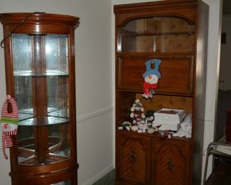 corner display and bookcase