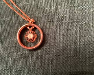 14k gold necklace & pendant w/ small diamond