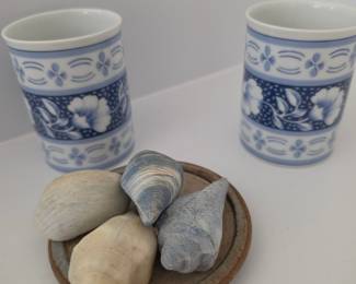 Vintage Blue and White Floral Porcelain Tea Cups Set