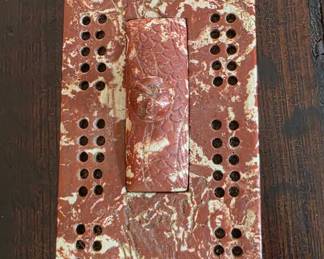 Vintage Mottled Stone Cribbage Board with Carved Center