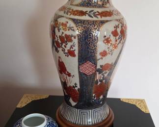 Japanese Imari Porcelain Table Lamp with Matching Jar and Dish