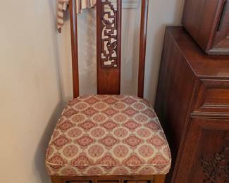 Vintage Century Furniture Chin Hua Collection Asian Chinoiserie Splat Back Dining Chair