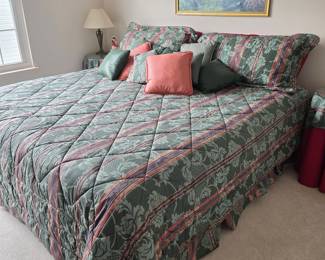 Vintage Floral Damask Comforter and Bedding Set