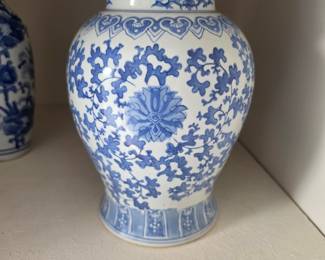 Blue and White Porcelain Lotus Pattern Temple Jar