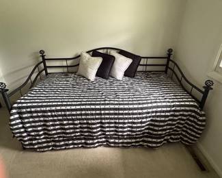 Black metal daybed with trundle and 2 twin mattresses 