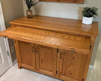 Buffet cabinet with extended top