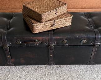 Bench chest, vegan leather padded bench