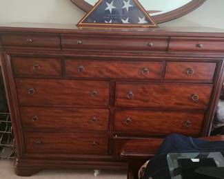 Bedroom Dresser 6 drawer solid wood $300
