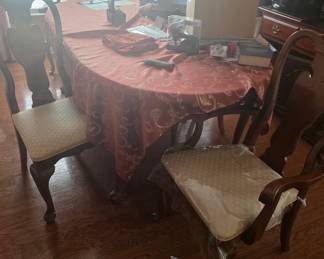 Another picture of the dinning room table Pic1 $250