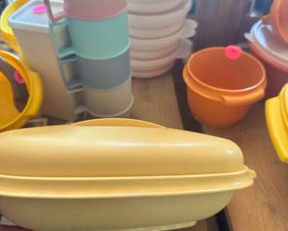 Tupperware 