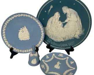 Vintage Wedgwood Jasperware 2 Plates Bell Mettlach Plate 4Piece Collector Set