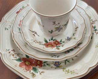 95. Service 4 12 plus serving pieces